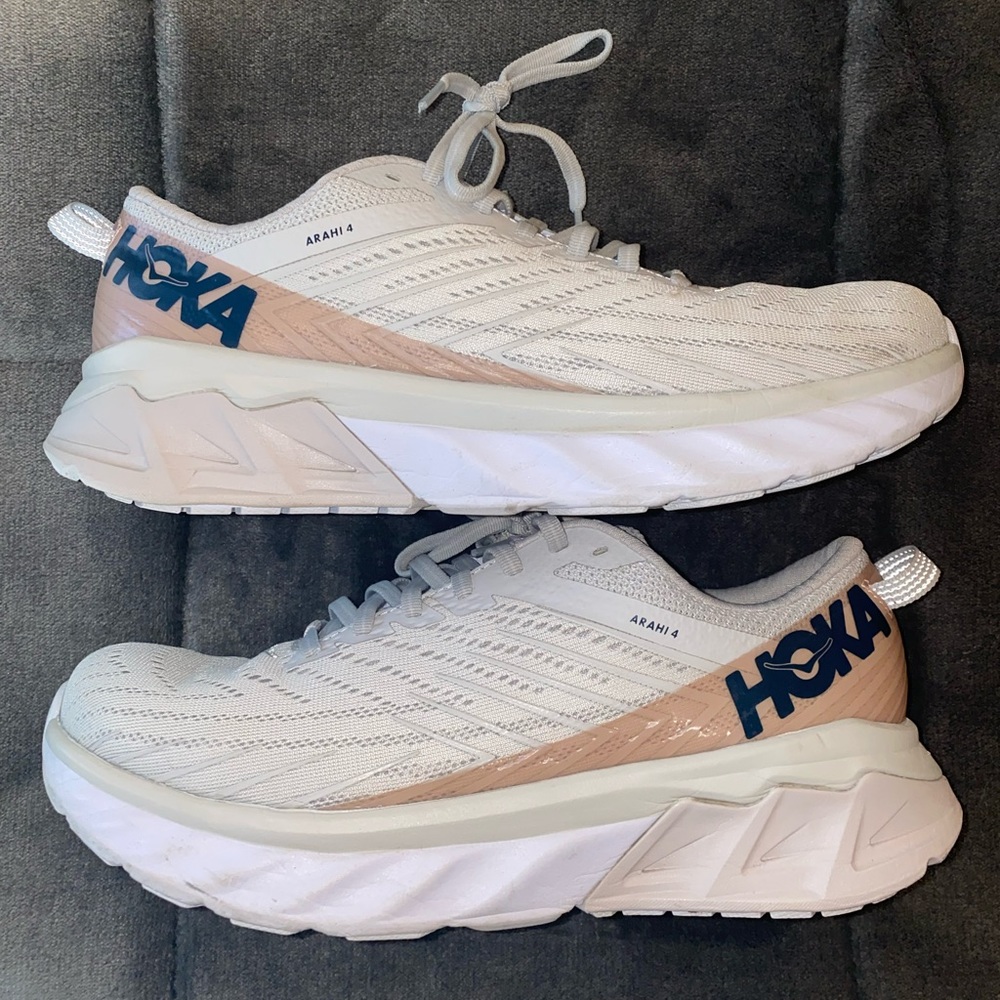 HOKA ONE ONE Arahi 4 Women’s Running Shoes, Size 8.5